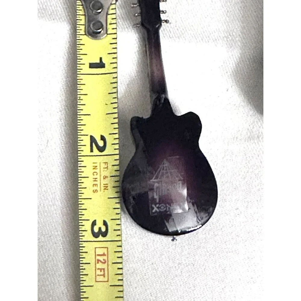 1997 Gibson Miniature Wood Guitar Pins 05702 of 10,000‎ With Case